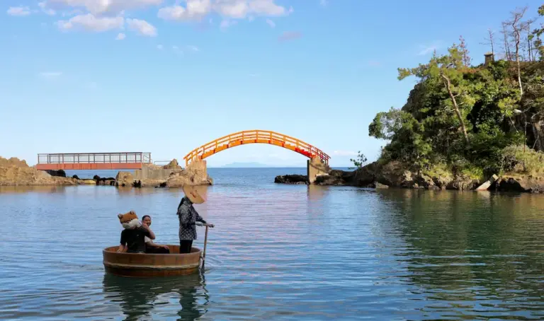矢島経島　たらい舟　佐渡市